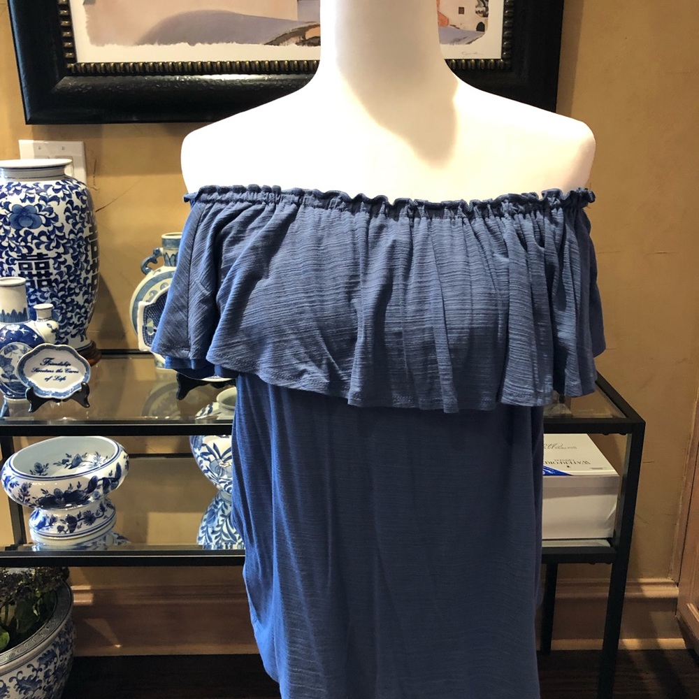 Off shoulder ruffle top
